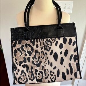 The Chelsea Tote Bag Leopard print with a black patent NWT Snap closure